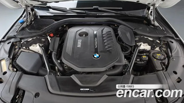 BMW 7-Series 2018 thumb 6