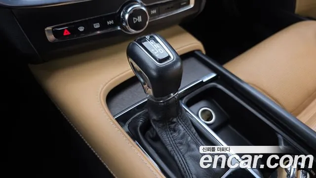Volvo V90 2017 thumb 9