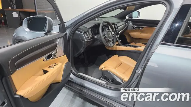 Volvo V90 2017 thumb 10