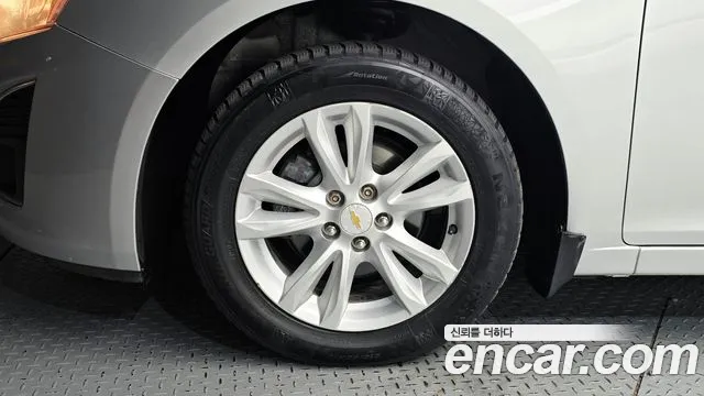 ChevroletGMDaewoo Cruze 2013 thumb 5