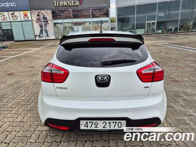 Kia Pride 2014 thumb 2