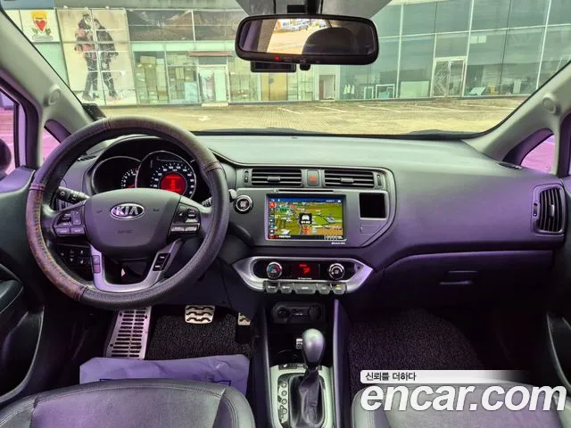 Kia Pride 2014 thumb 9