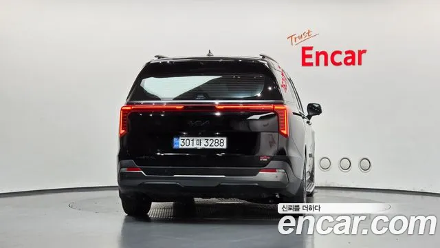 Kia Carnival 2024 thumb 4