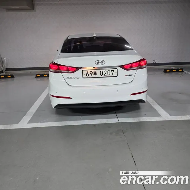 Hyundai Avante 2016 thumb 4