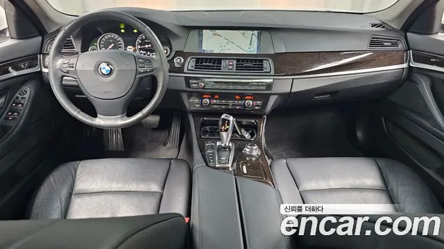 BMW 5-Series 2013 thumb 6
