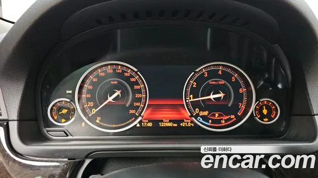 BMW 5-Series 2013 thumb 7