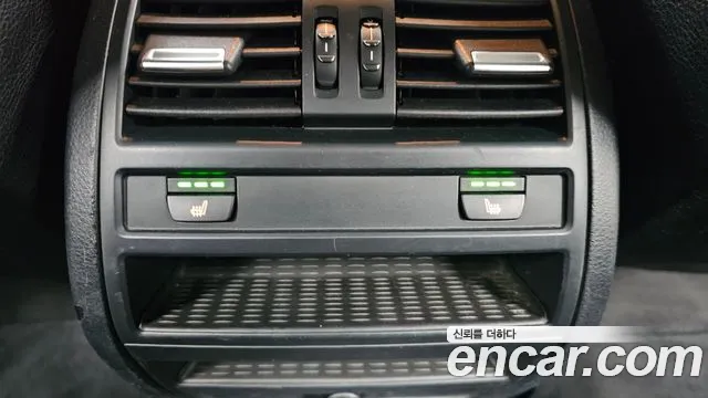 BMW 5-Series 2013 thumb 11