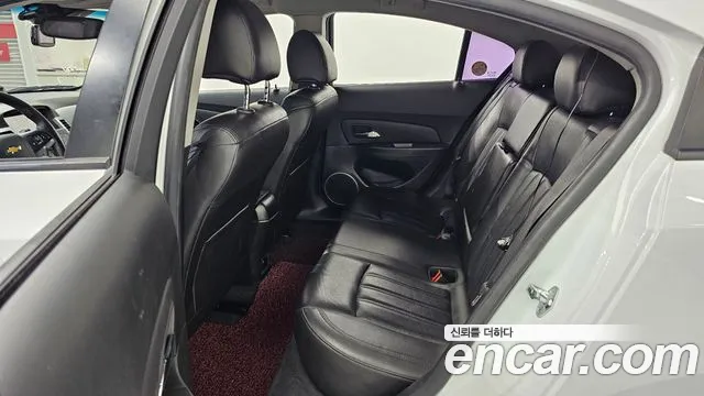 ChevroletGMDaewoo Cruze 2011 thumb 12