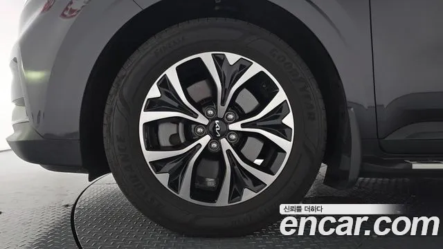 Kia Carnival 2022 thumb 4