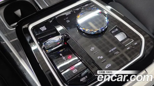 BMW 7-Series 2026 thumb 9