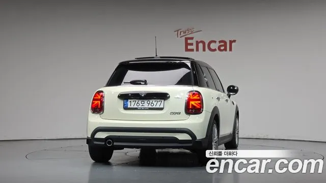 MINI Hatch 2022 thumb 3