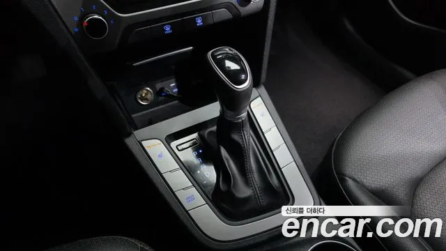 Hyundai Avante 2017 thumb 8