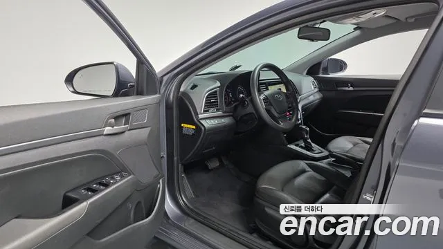 Hyundai Avante 2017 thumb 9