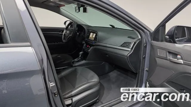 Hyundai Avante 2017 thumb 10