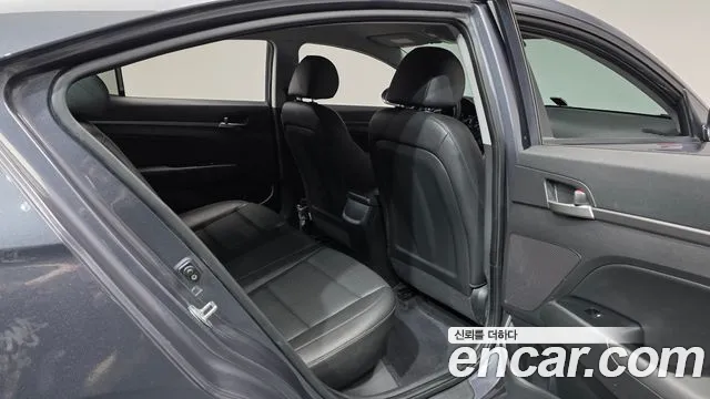 Hyundai Avante 2017 thumb 11