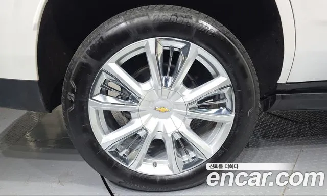 ChevroletGMDaewoo Tahoe 2022 thumb 5