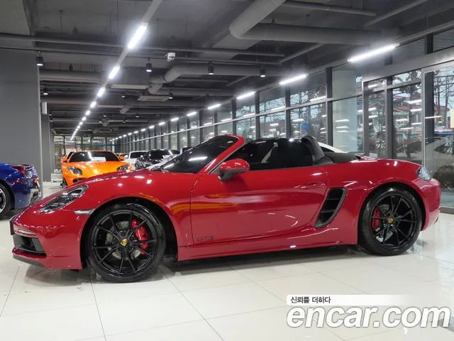 Porsche Cayman 2019 thumb 2
