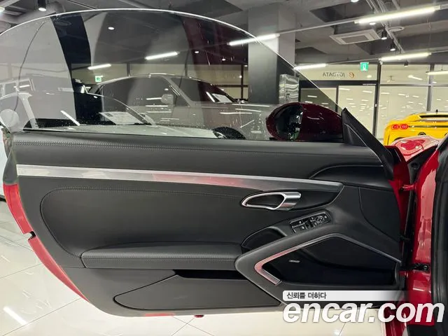 Porsche Cayman 2019 thumb 7