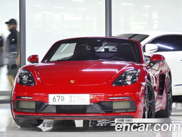 Porsche Cayman 2019 thumb 12