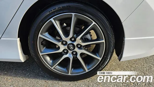 Hyundai Avante 2012 thumb 5