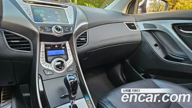 Hyundai Avante 2012 thumb 10