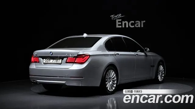 BMW 7-Series 2014 thumb 2
