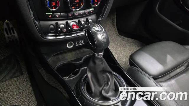 MINI Clubman 2016 thumb 9