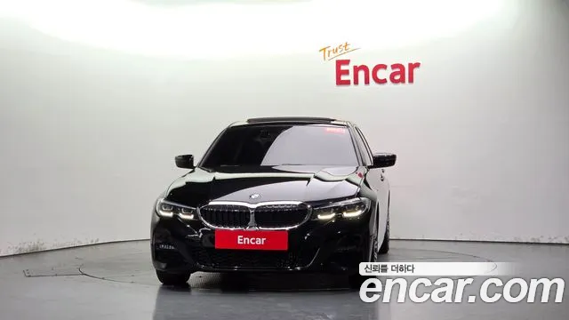BMW 3-Series 2021 thumb 2