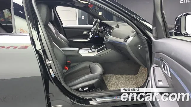 BMW 3-Series 2021 thumb 10