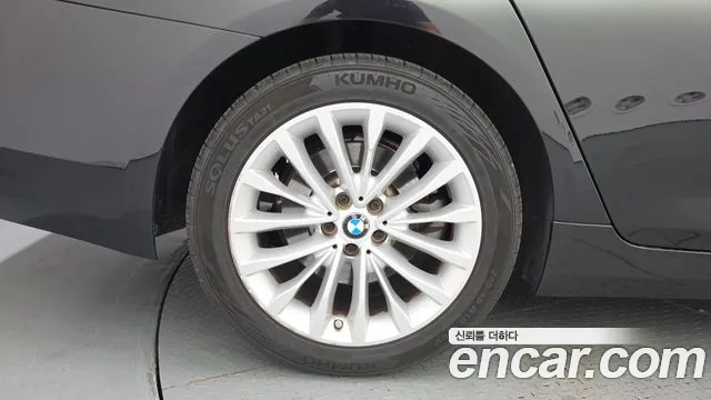 BMW 5-Series 2022 thumb 4