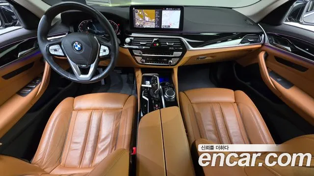 BMW 5-Series 2022 thumb 6