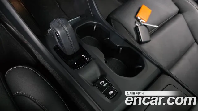 Volvo XC40 2020 thumb 9
