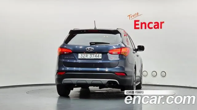 Hyundai Santa Fe 2013 thumb 4