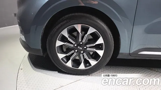 Kia Carnival 2020 thumb 5