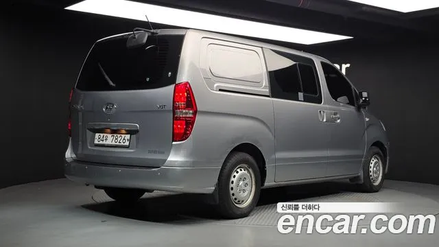 Hyundai Starex 2016 thumb 2