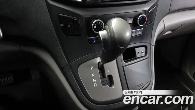 Hyundai Starex 2016 thumb 9
