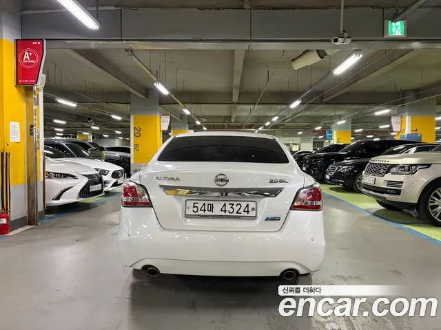 Nissan Altima 2015 thumb 4