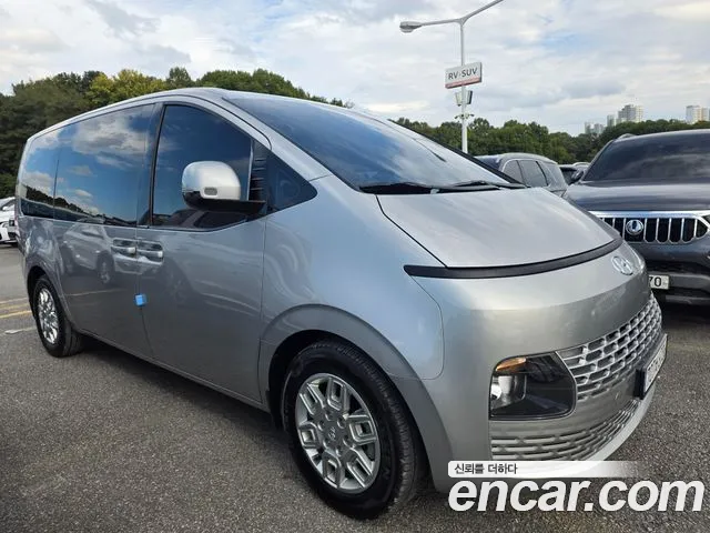 Hyundai Staria 2023 thumb 2