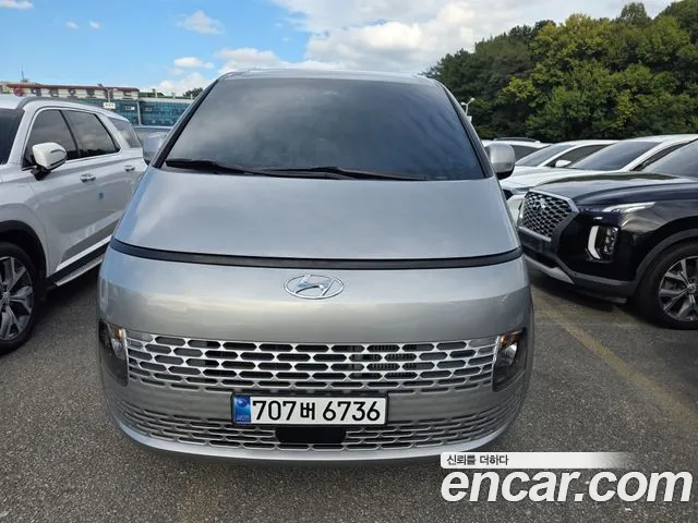 Hyundai Staria 2023 thumb 3