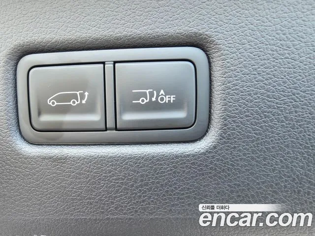 Hyundai Staria 2023 thumb 7