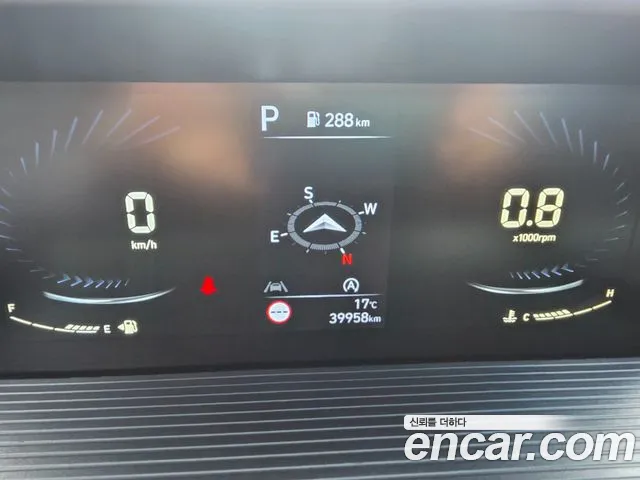 Hyundai Staria 2023 thumb 10