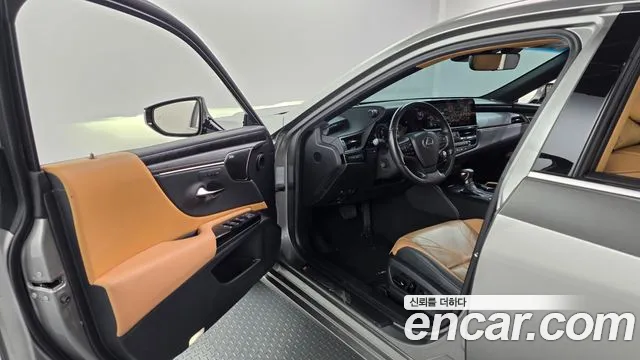 Lexus ES 2024 thumb 10