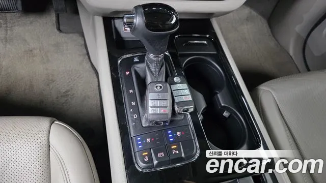 Kia Carnival 2015 thumb 8