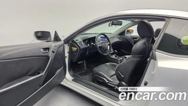 Hyundai Genesis 2010 thumb 10