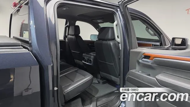 GMC Sierra 2023 thumb 11