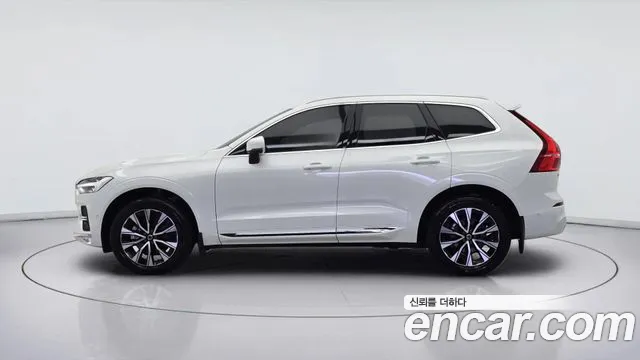 Volvo XC60 2024 thumb 3