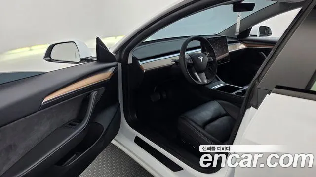 Tesla Model 3 2021 thumb 10