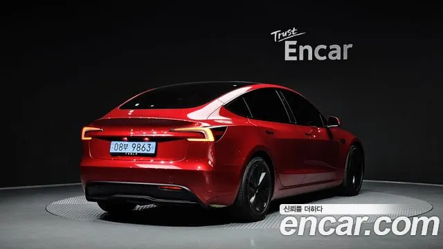 Tesla Model 3 2024 thumb 2