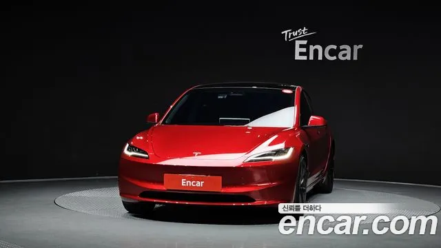 Tesla Model 3 2024 thumb 3