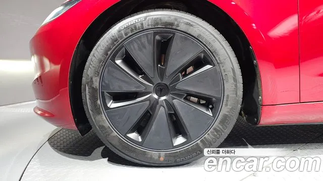 Tesla Model 3 2024 thumb 5